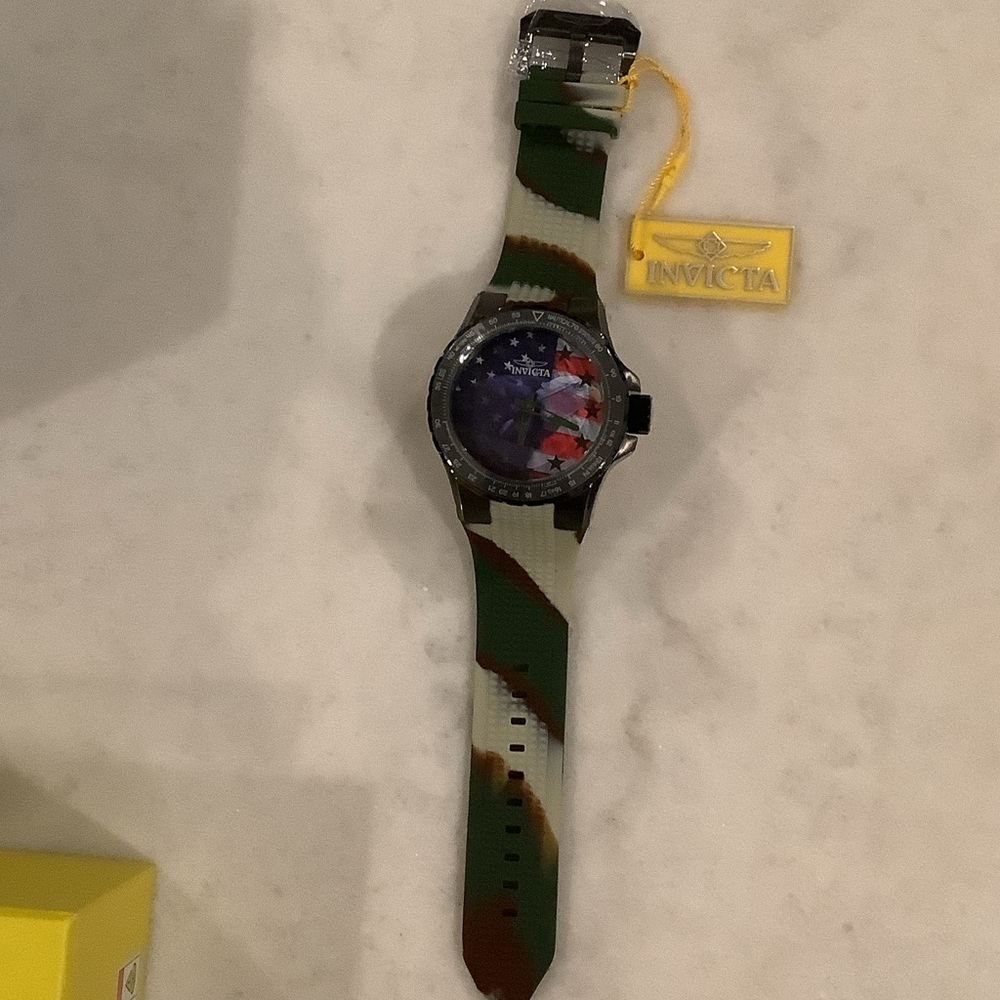 Invicta Aviator Men’s Watch with an American Flag/Eagle Dial, Brand New - Picture 2 of 3